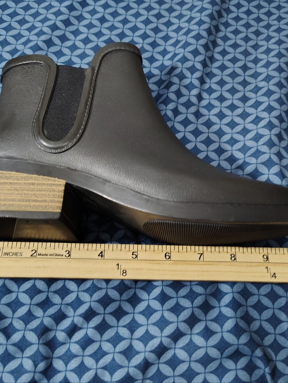 Unicare Women’s Black Rubber Chelsea Ankle Boots Pull-On Round Toe US 7 EU 37 - Picture 4 of 8